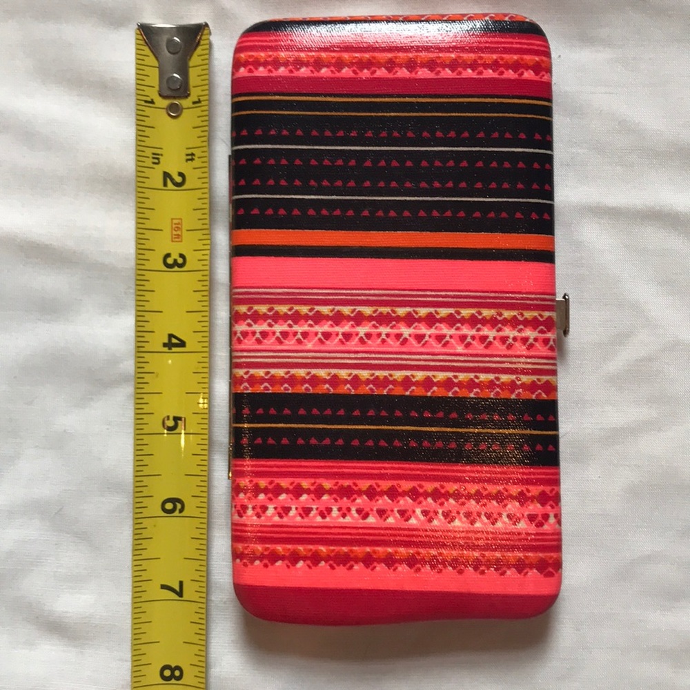 Patterned Wallet - Picture 5 of 6